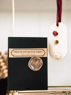 French Pear Wax Tablet | Gift Collection - Urganiqa